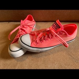 Pink converse